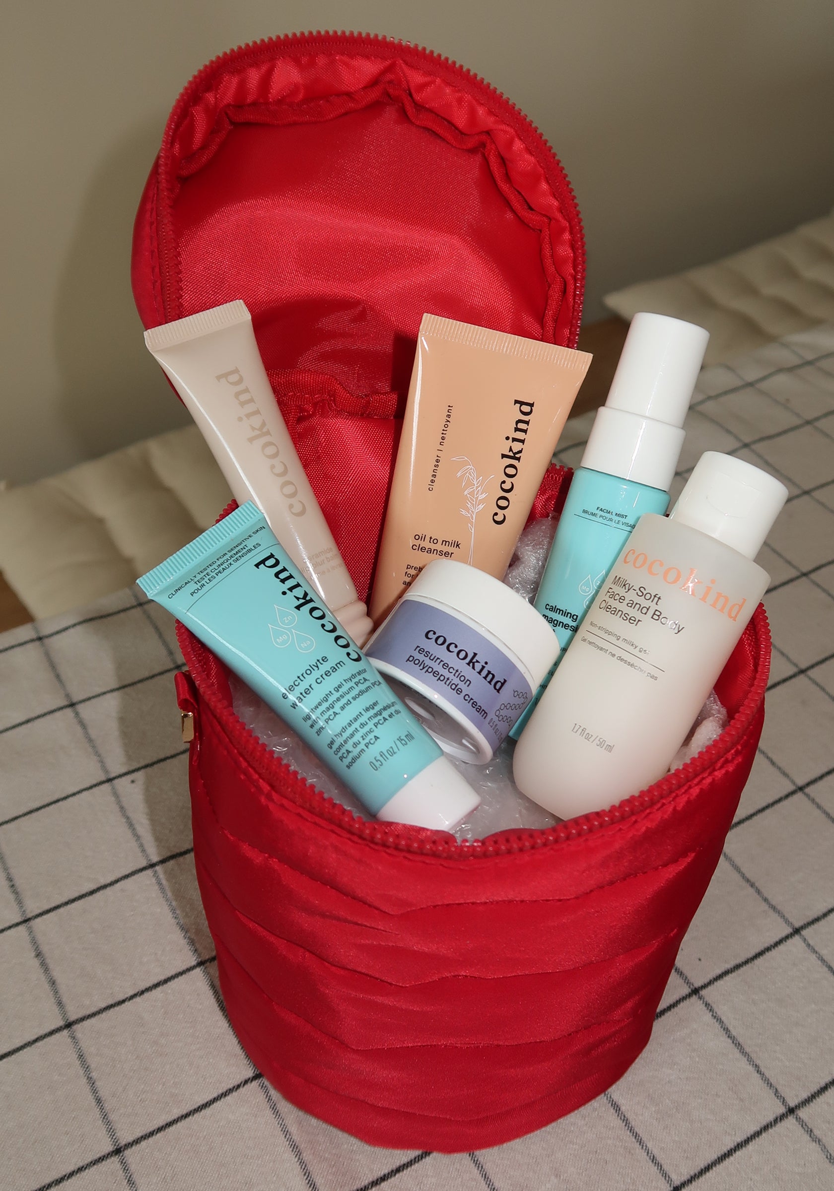 sm-image-f6ac4dc6a6ba709cd6ee329f bluree beauty bag bundle